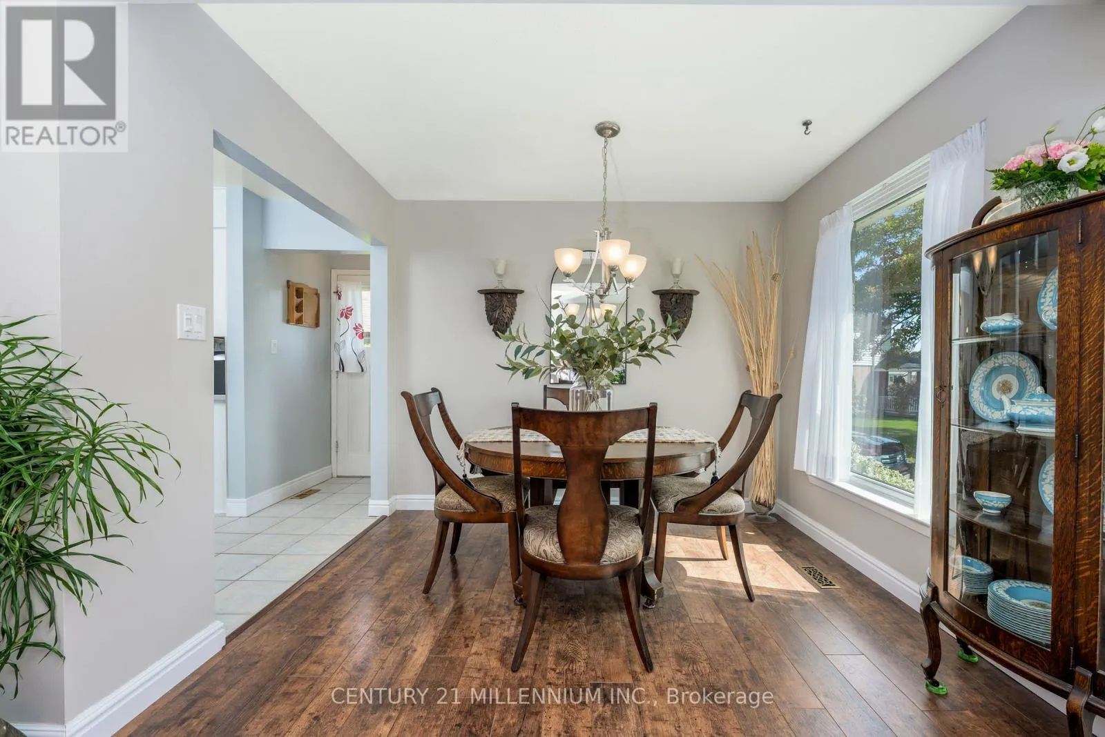 20 DUNBLAINE CRESCENT