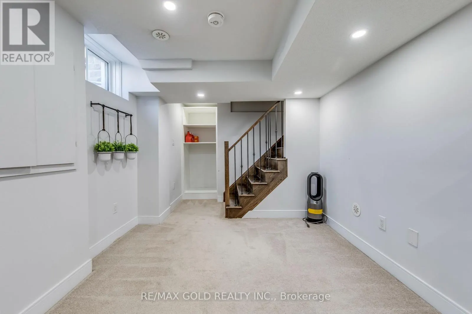 561 MERMAID CRESCENT