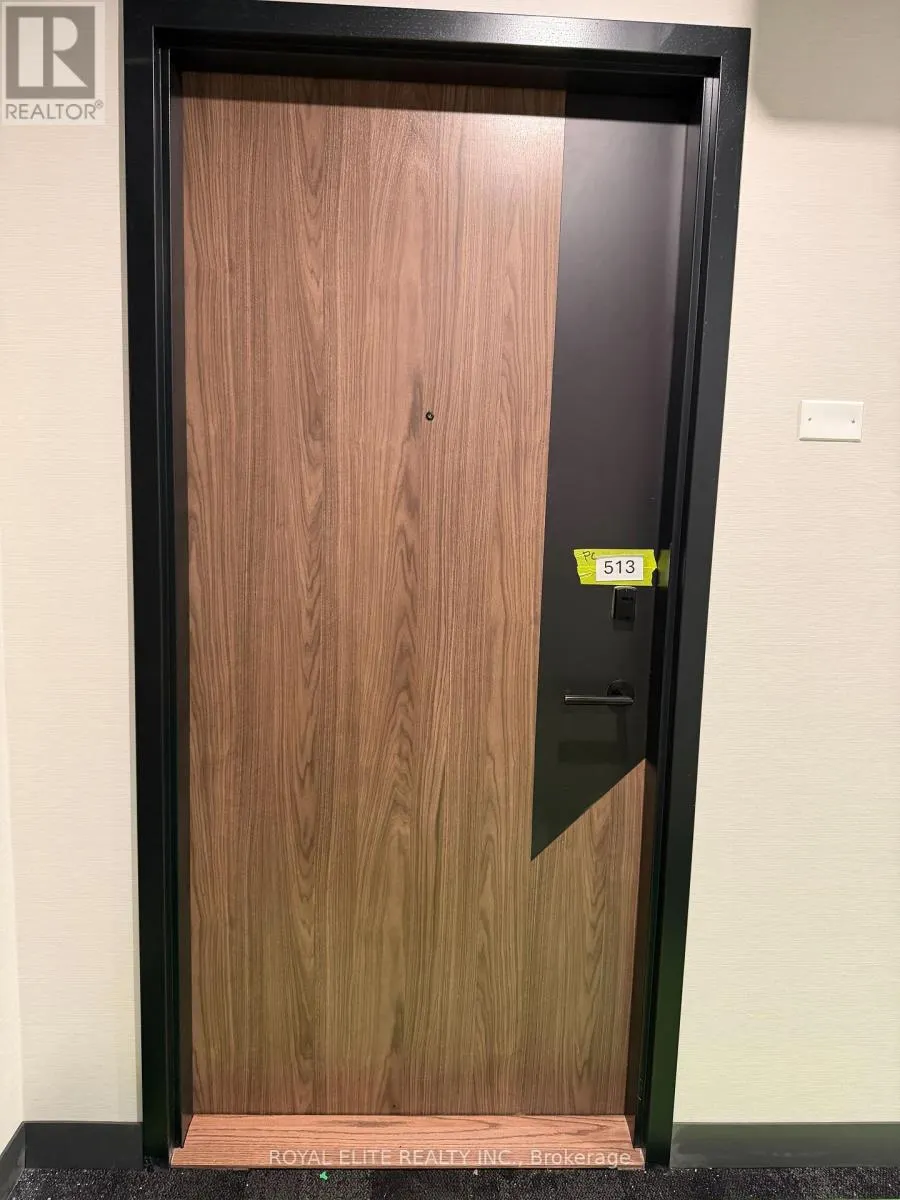 513 - 1037 THE QUEENSWAY