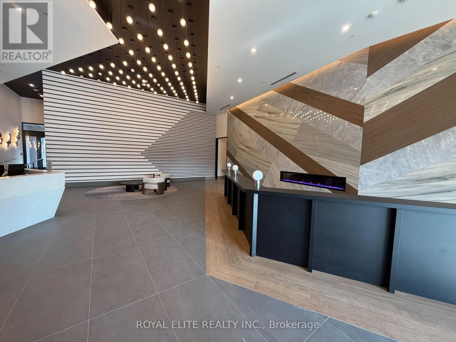 513 - 1037 THE QUEENSWAY