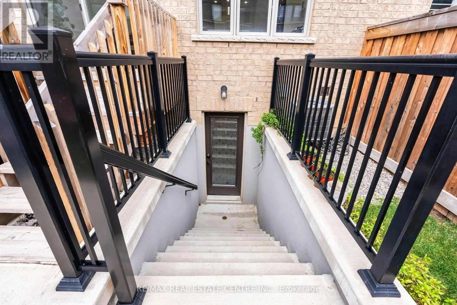 488 PARENT PLACE STREET