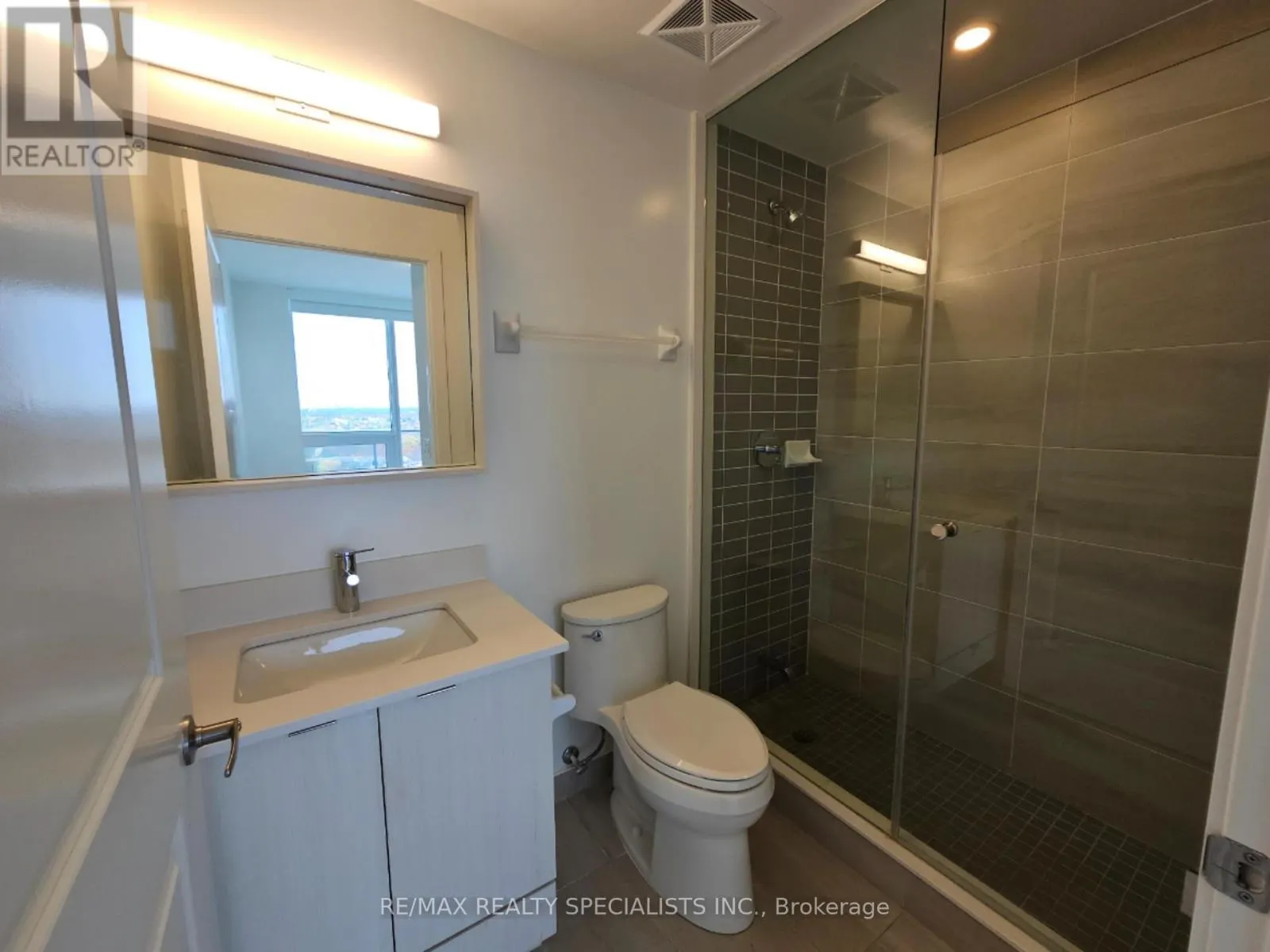 PH 2203 - 4655 METCALFE AVENUE