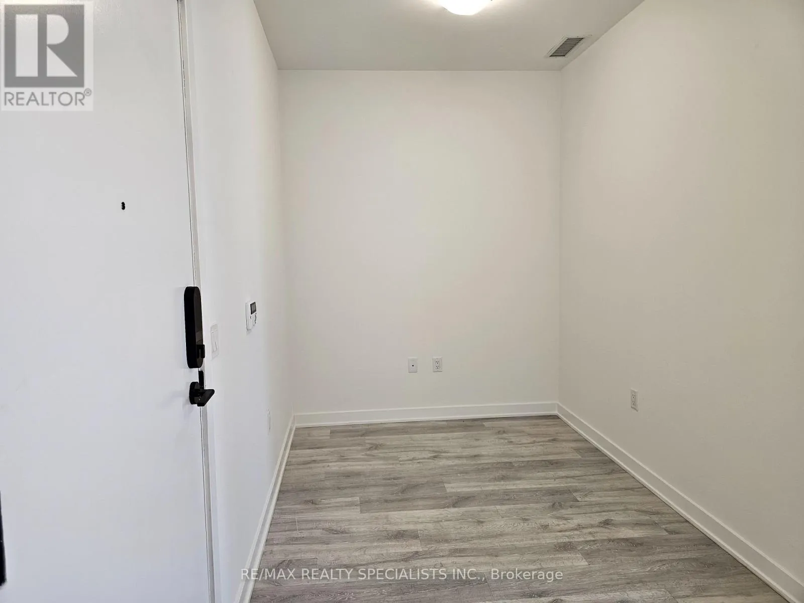 PH 2203 - 4655 METCALFE AVENUE