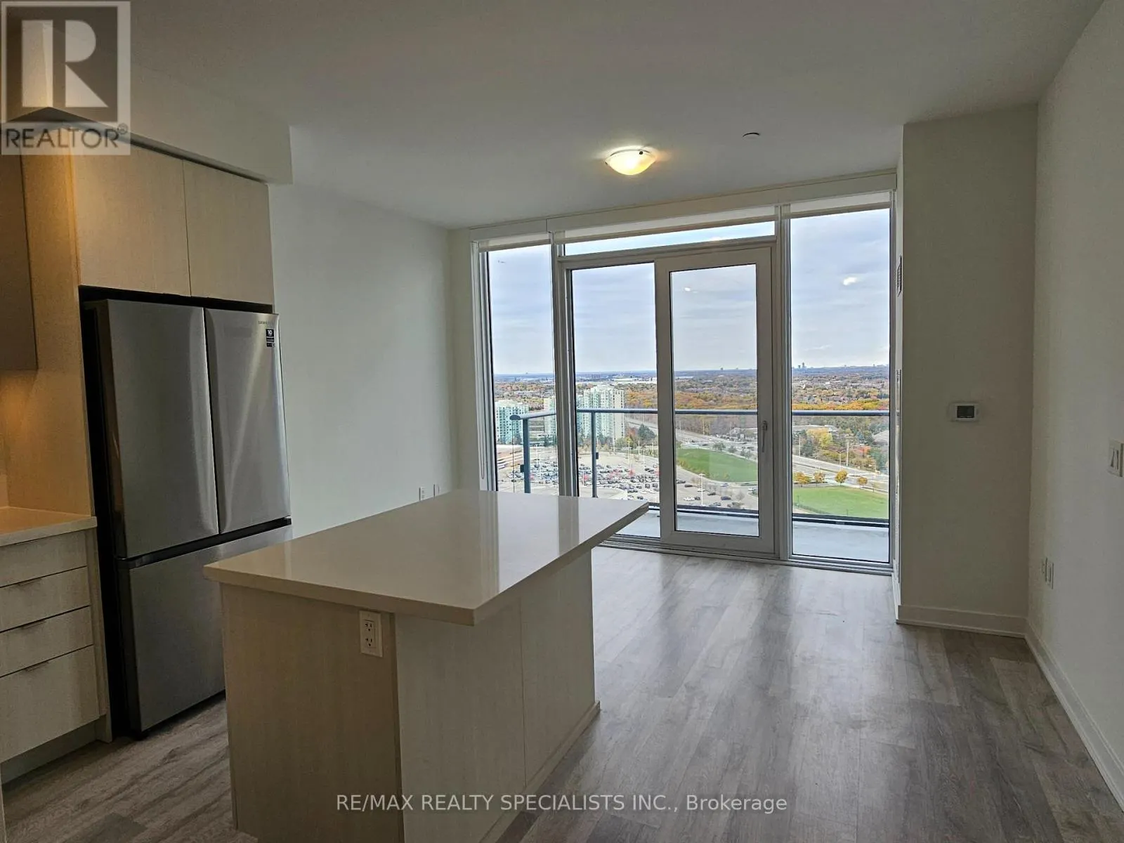 PH 2203 - 4655 METCALFE AVENUE