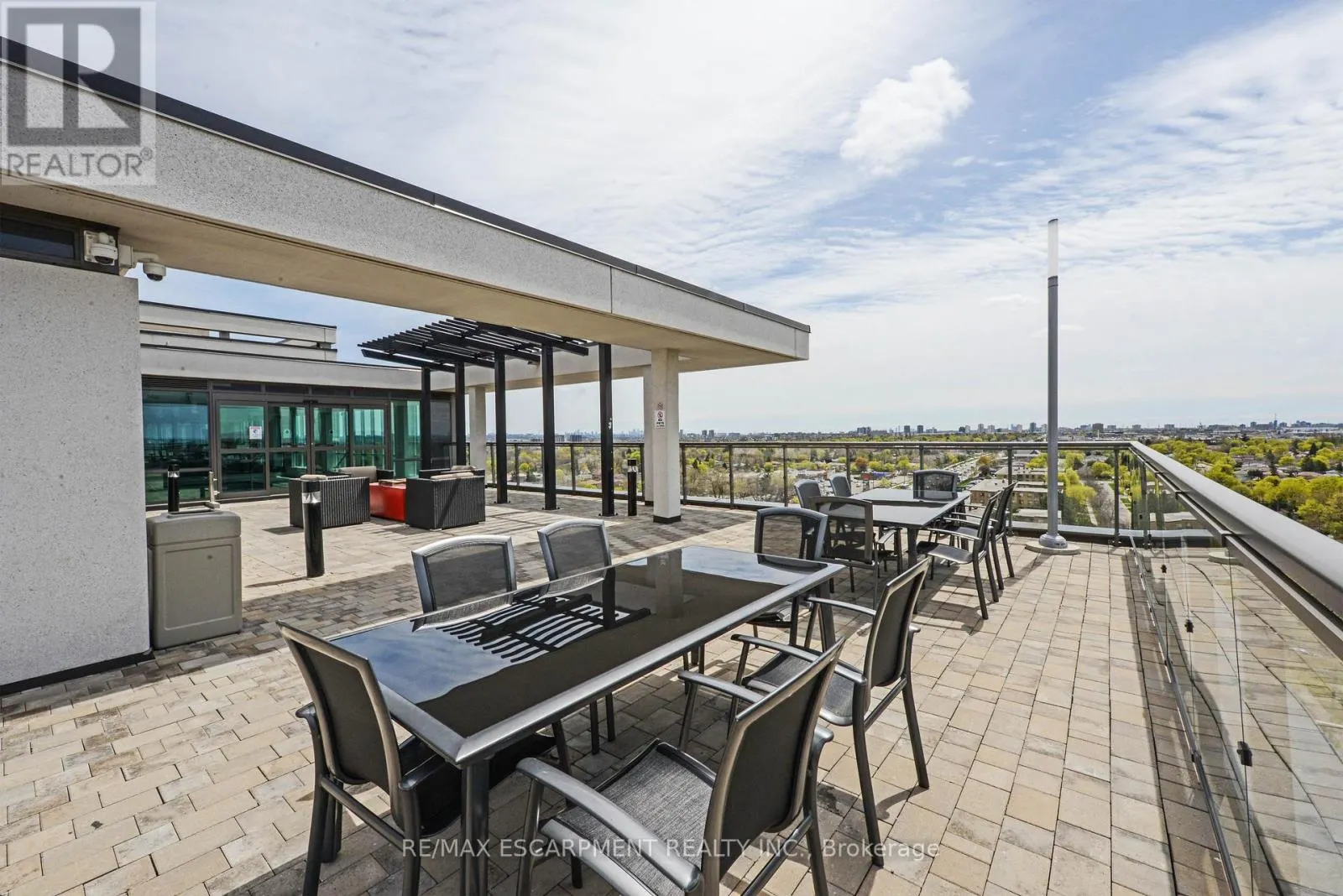 802 - 80 ESTHER LORRIE DRIVE