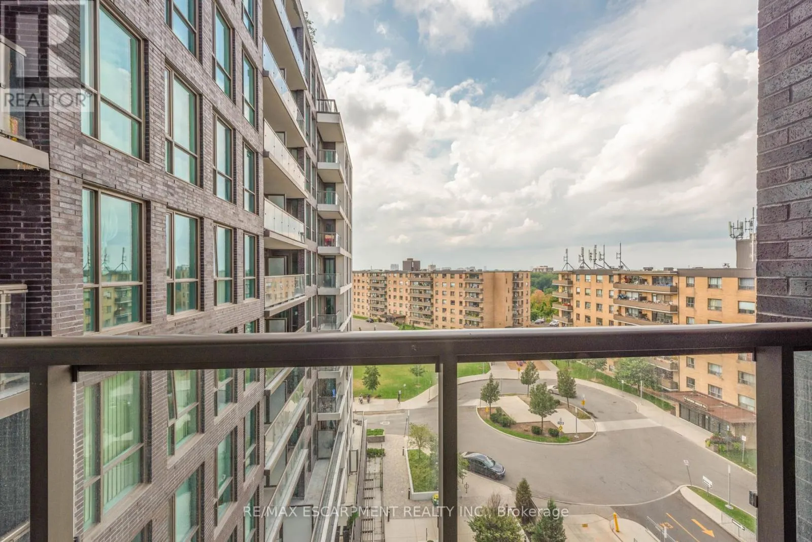 802 - 80 ESTHER LORRIE DRIVE