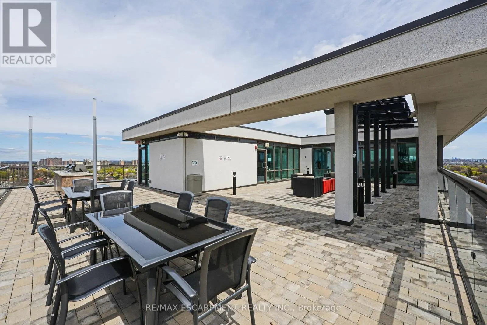 802 - 80 ESTHER LORRIE DRIVE