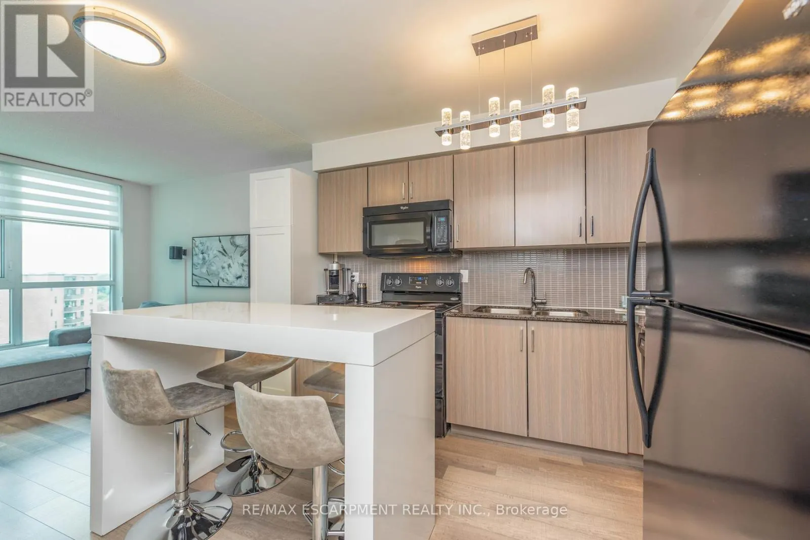 802 - 80 ESTHER LORRIE DRIVE