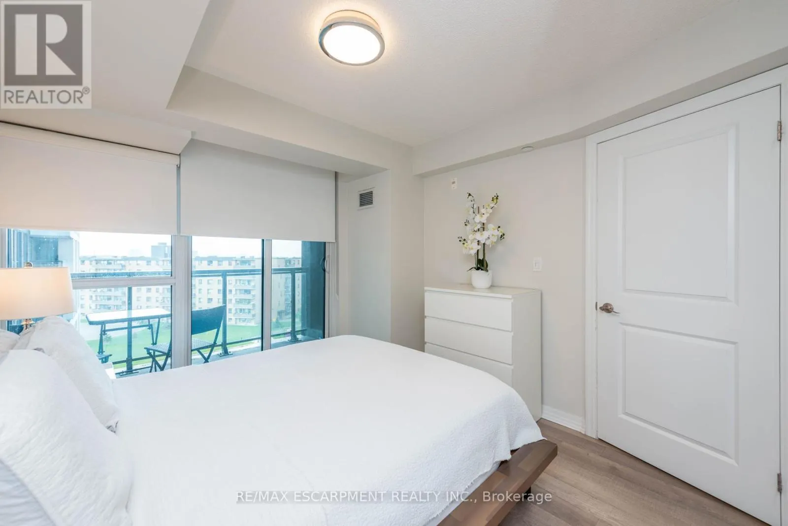 802 - 80 ESTHER LORRIE DRIVE