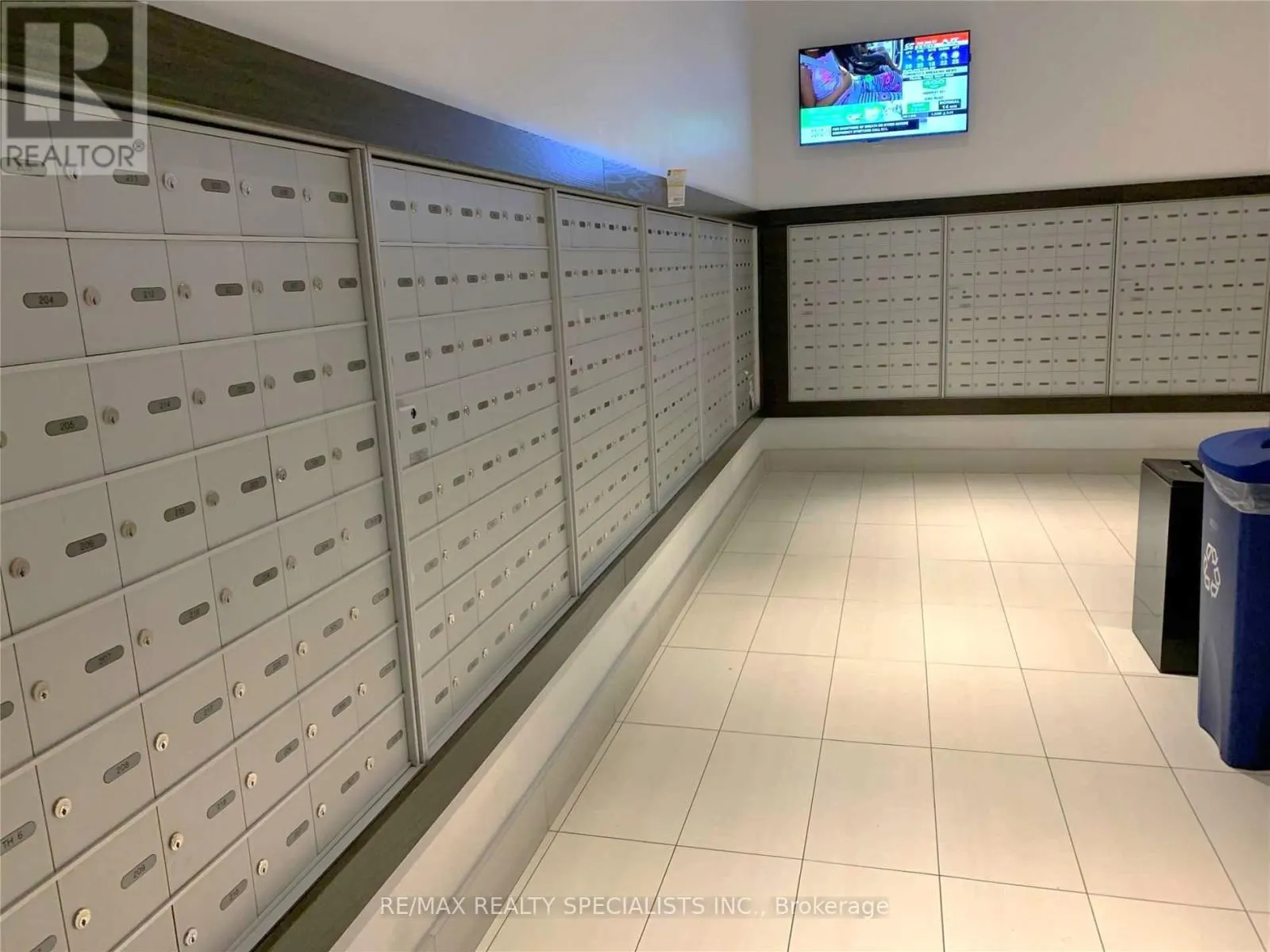 402 - 4011 BRICKSTONE MEWS