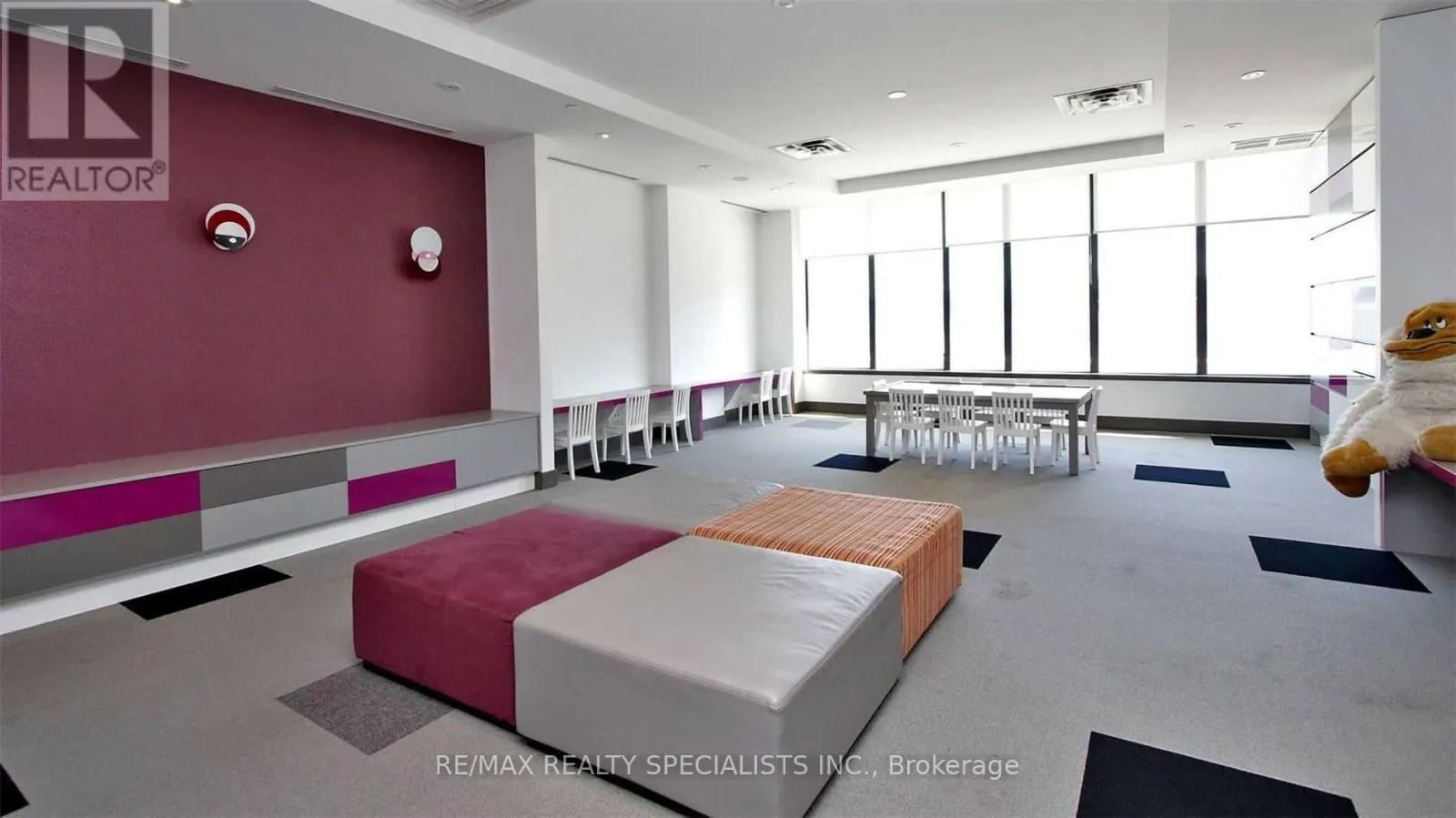 402 - 4011 BRICKSTONE MEWS