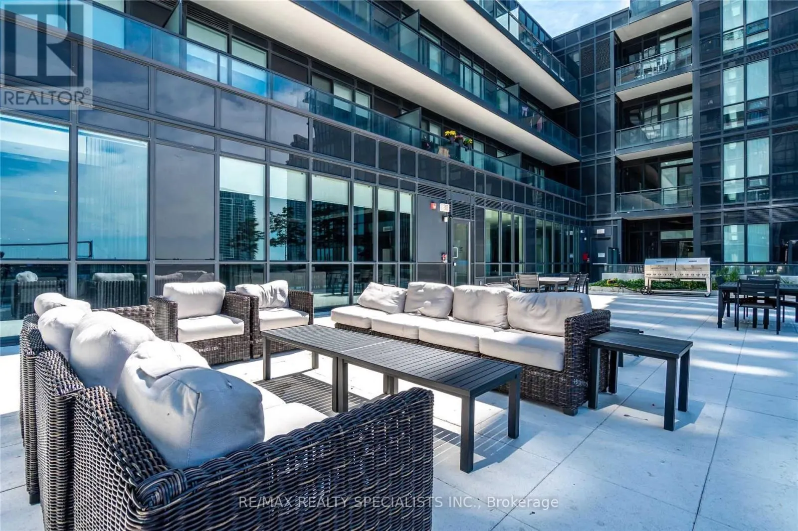 402 - 4011 BRICKSTONE MEWS