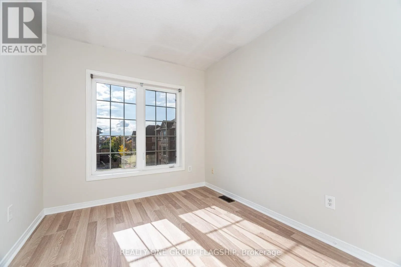 1082 FELICITY CRESCENT