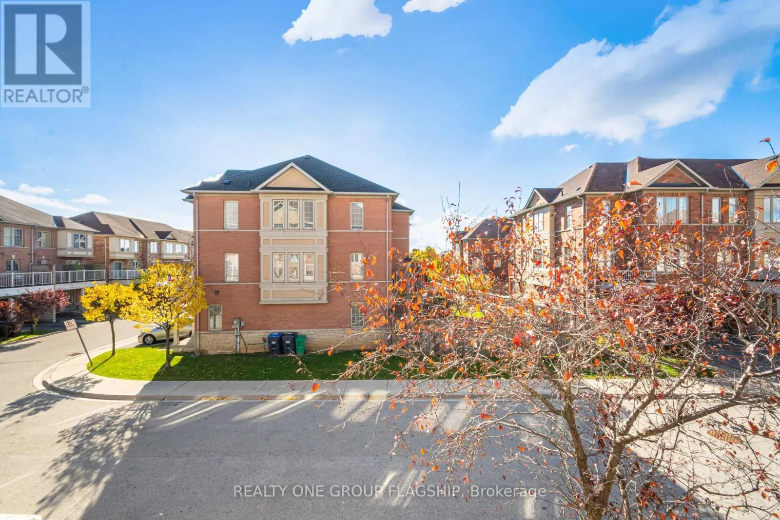 1082 FELICITY CRESCENT