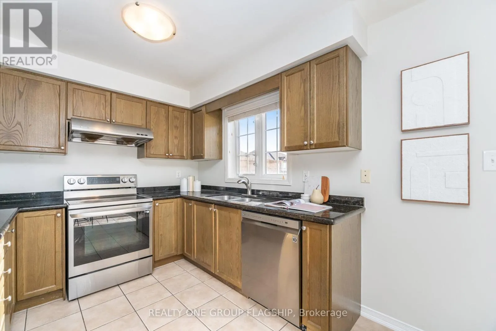 1082 FELICITY CRESCENT