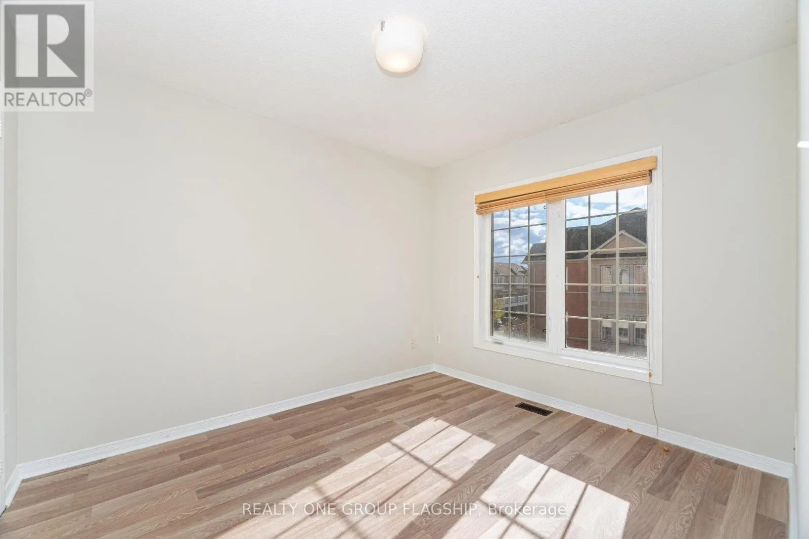 1082 FELICITY CRESCENT