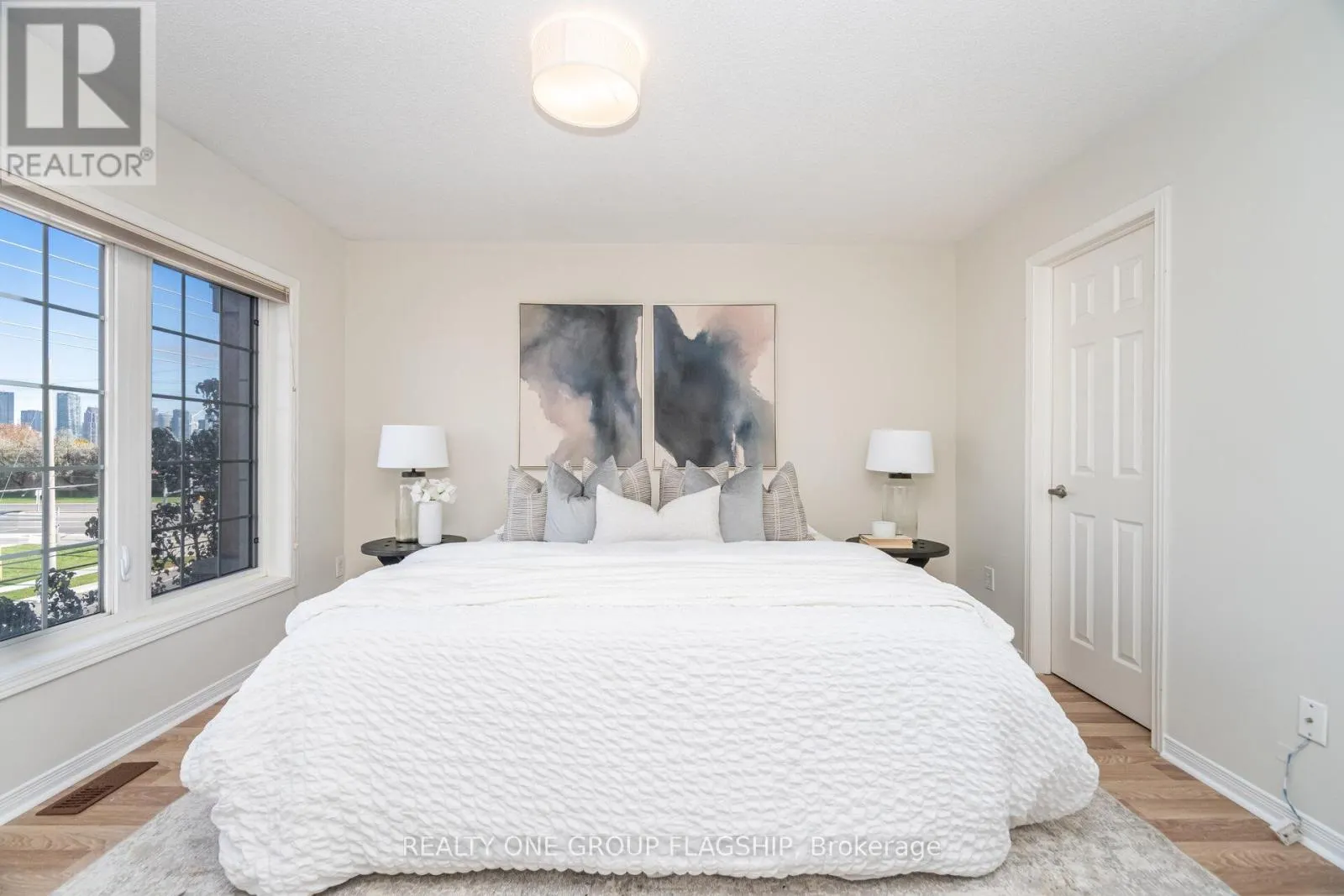 1082 FELICITY CRESCENT