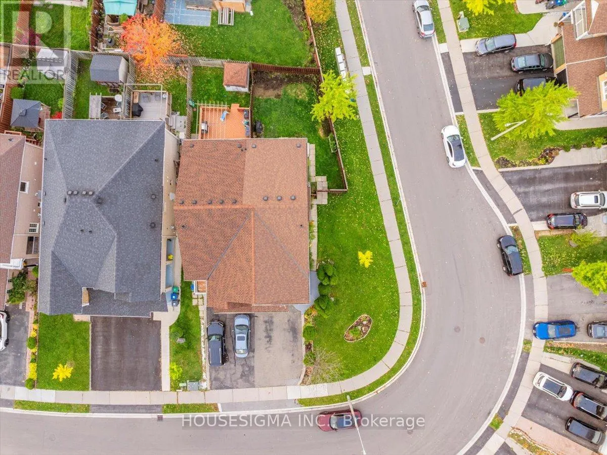 39 WEATHER VANE LANE