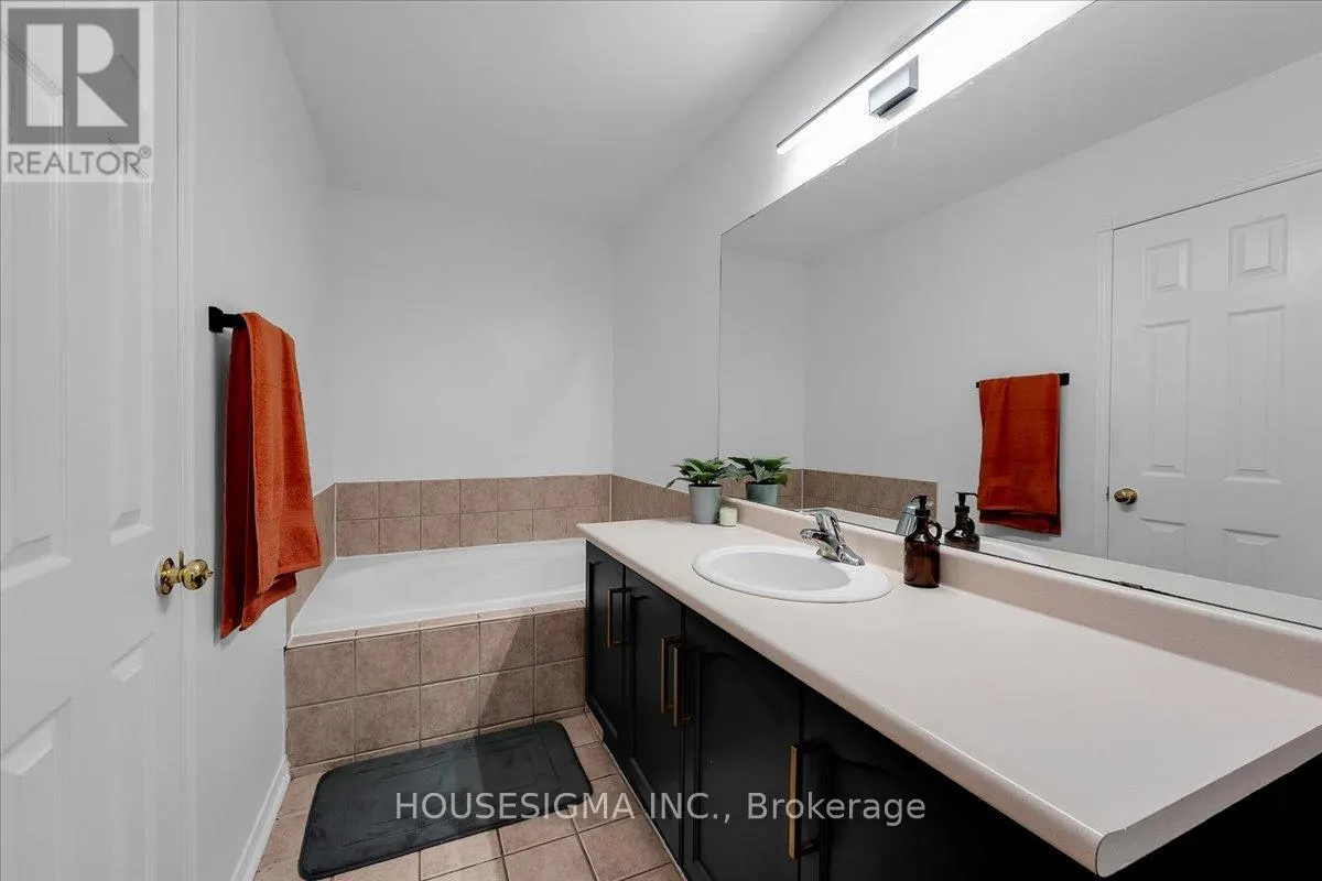 39 WEATHER VANE LANE