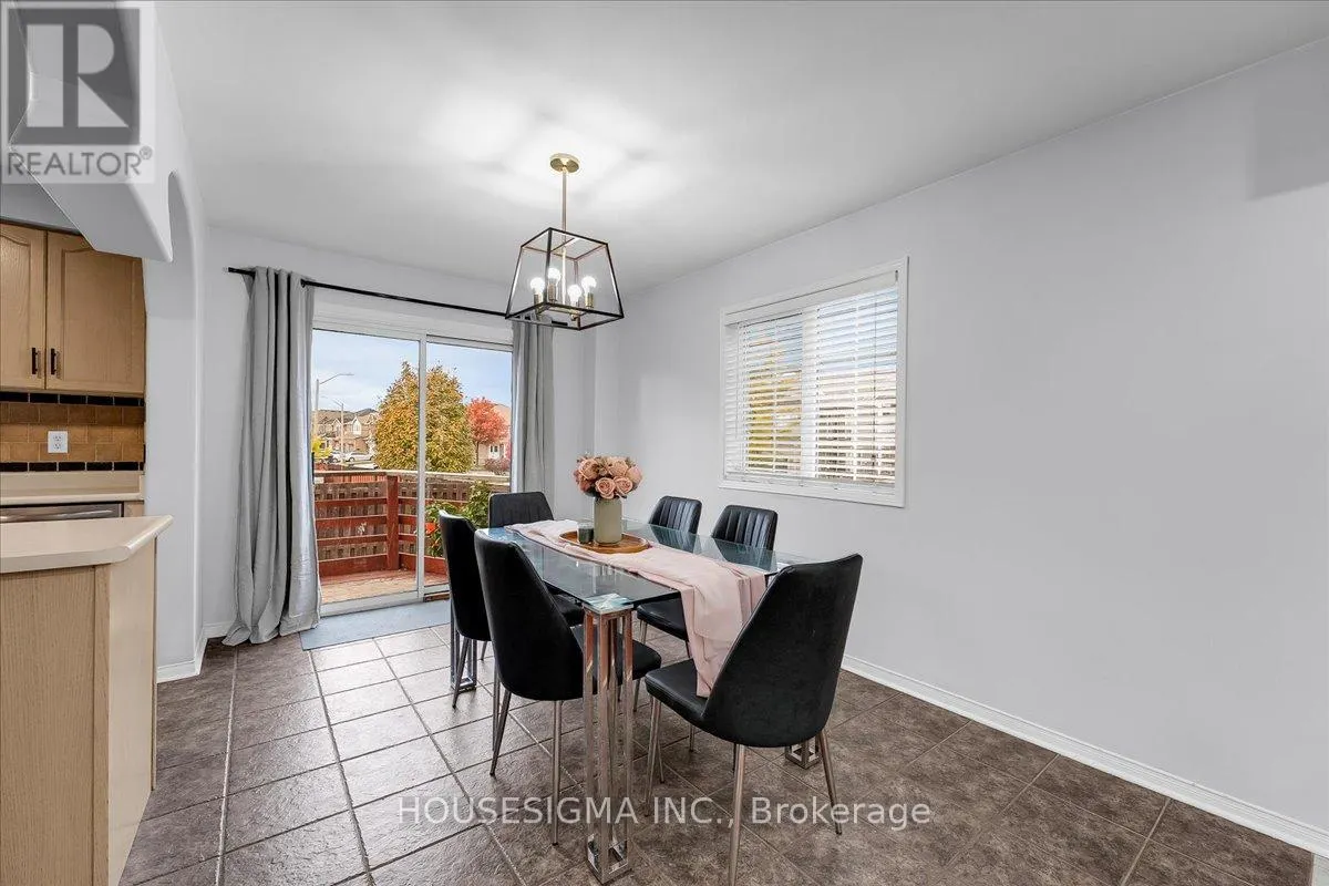 39 WEATHER VANE LANE