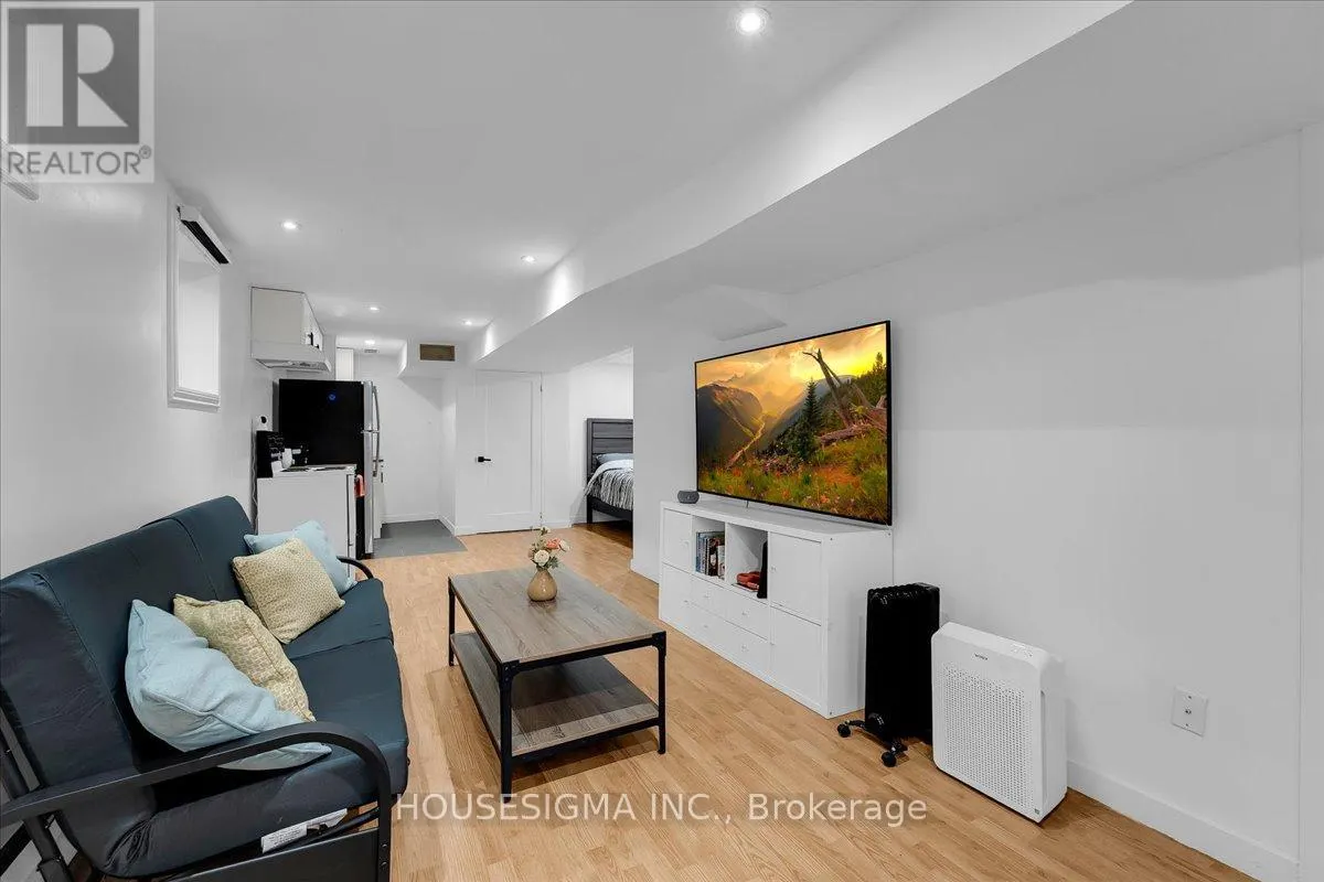 39 WEATHER VANE LANE