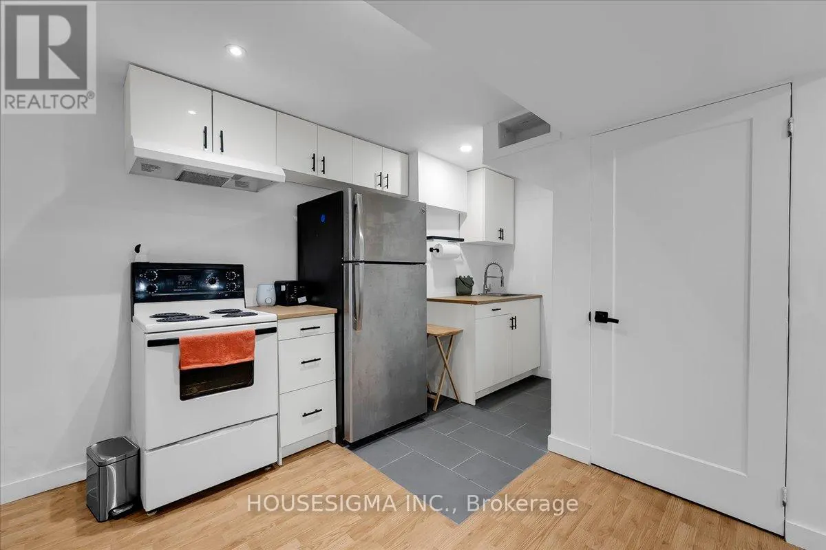 39 WEATHER VANE LANE