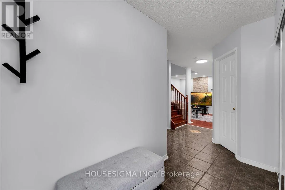 39 WEATHER VANE LANE