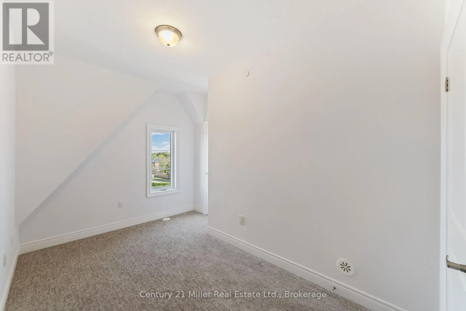 56 - 2150 TRAFALGAR ROAD #56