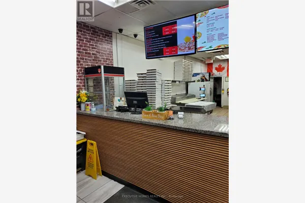 03 - 1125 DUNDAS STREET E