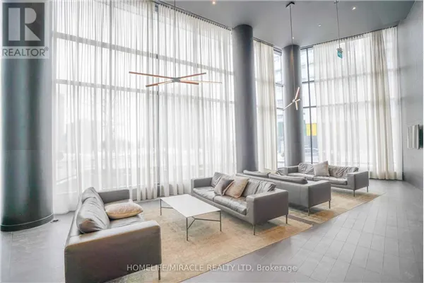 522 - 3900 CONFEDERATION PARKWAY