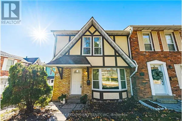 4 - 2220 UPPER MIDDLE ROAD