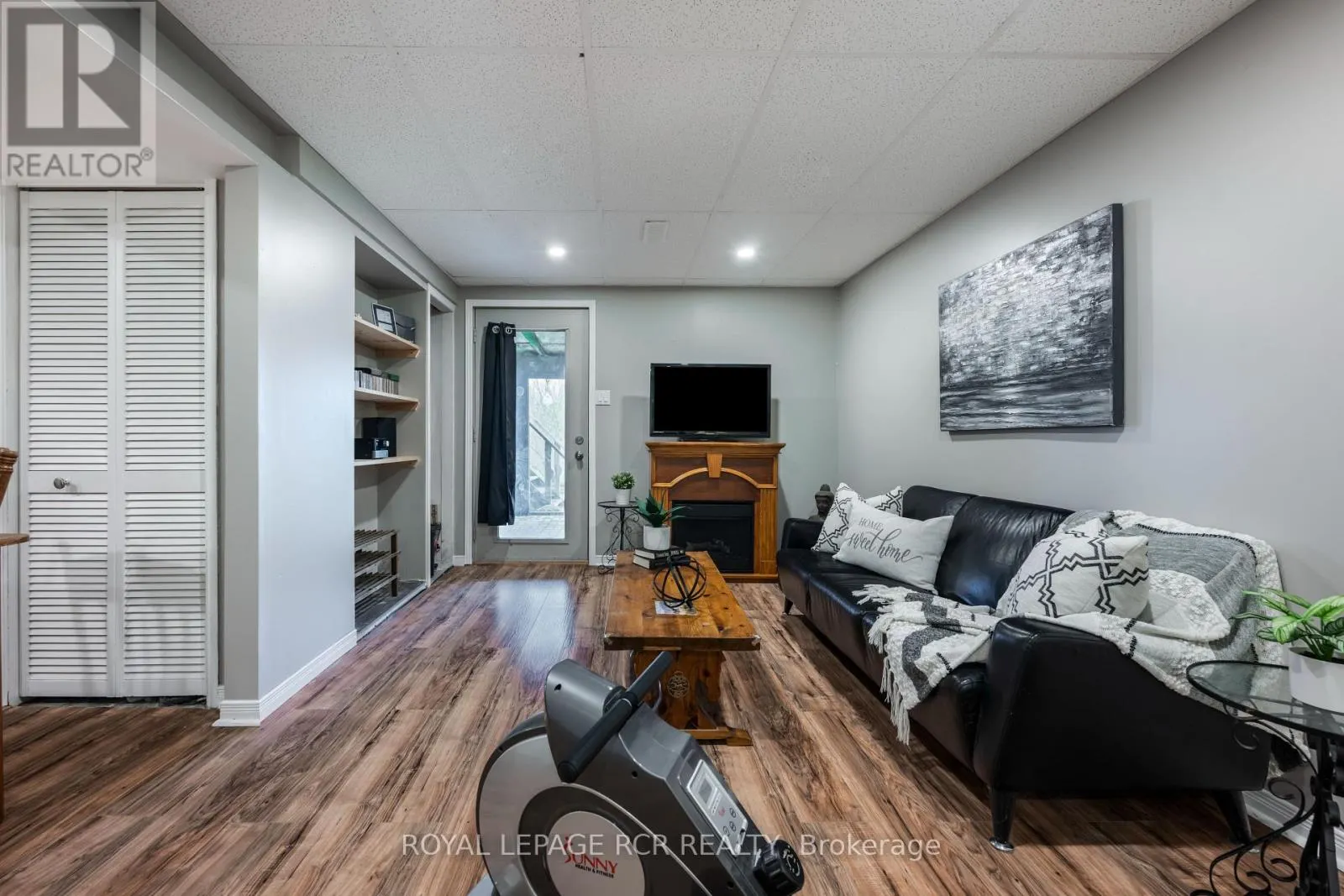 364 ADAMS COURT