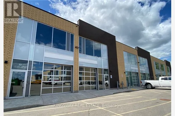 32 - 1156 KING ROAD