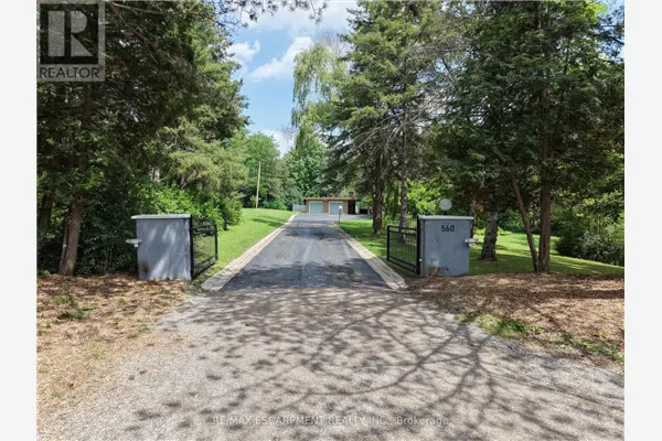 560 CRANE COURT
