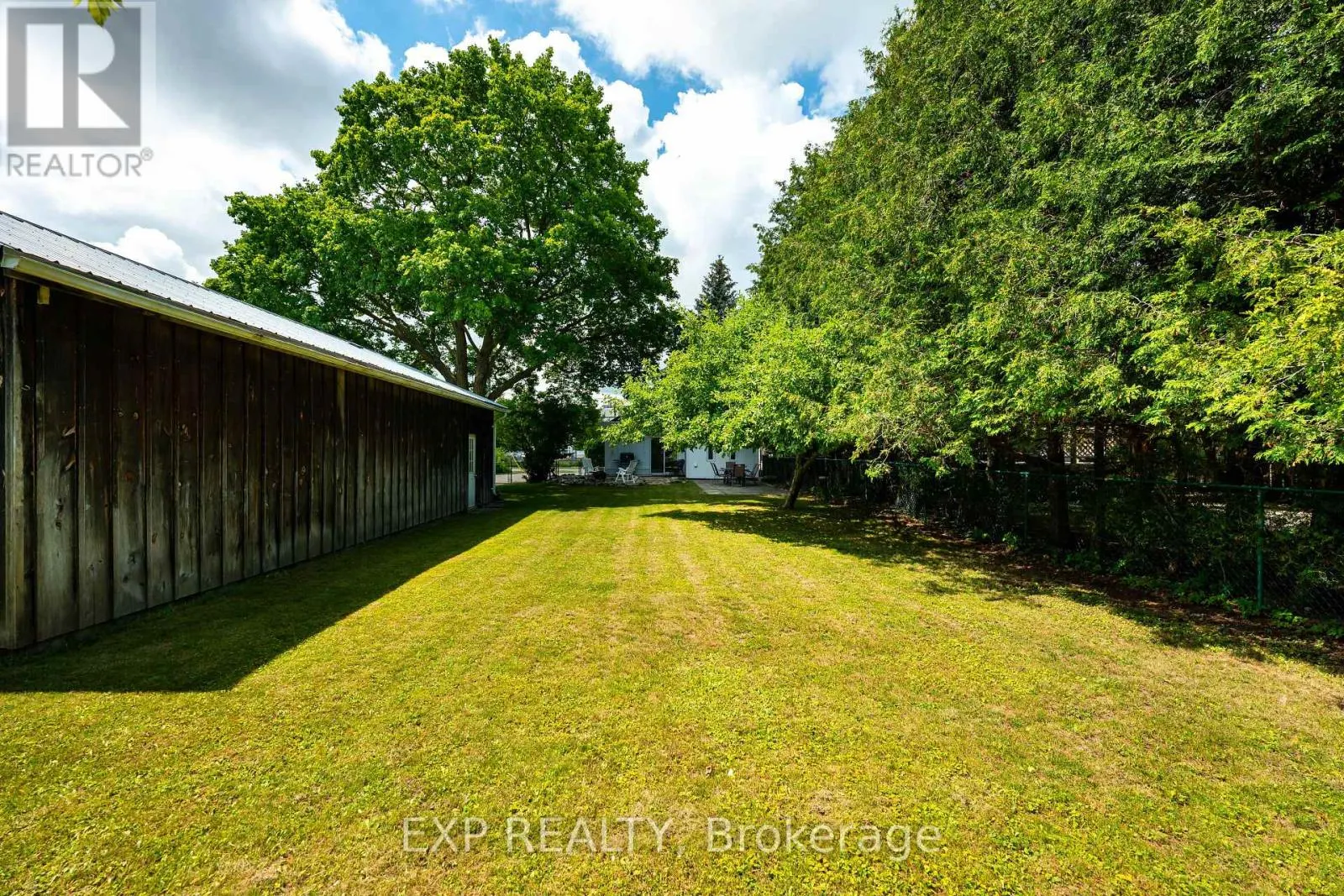 39 TOWNLINE