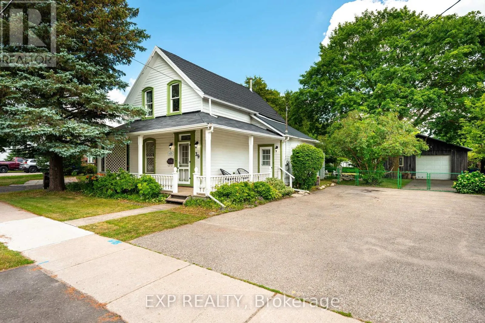 39 TOWNLINE