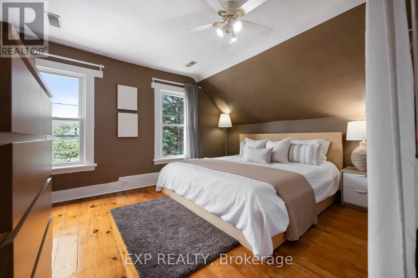 39 TOWNLINE