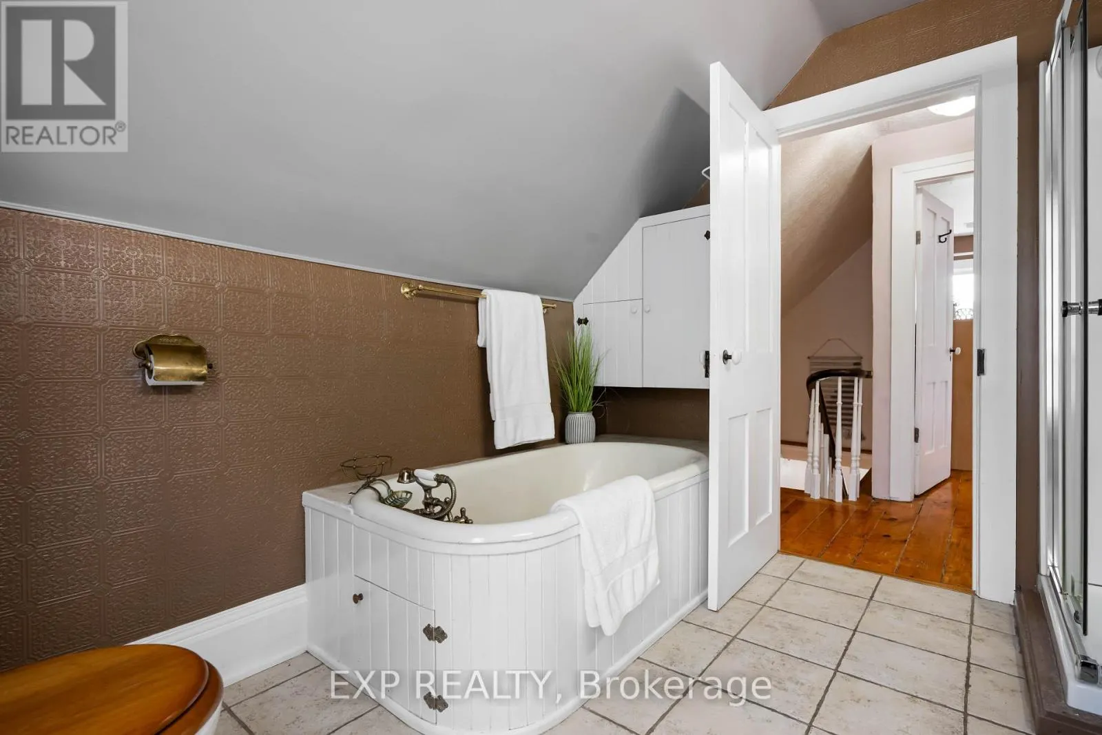 39 TOWNLINE
