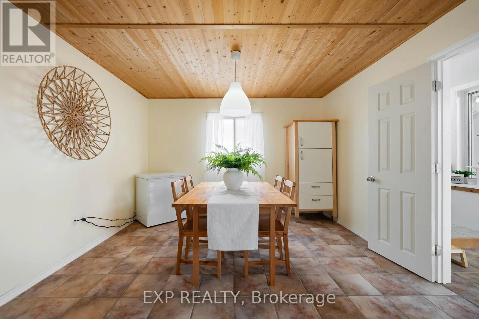 39 TOWNLINE