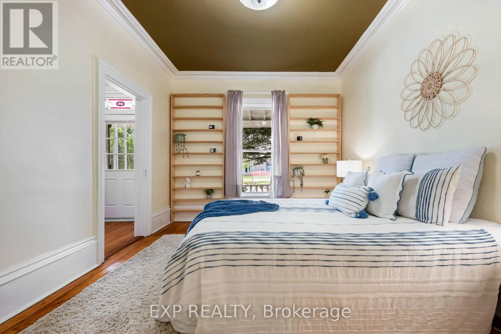 39 TOWNLINE