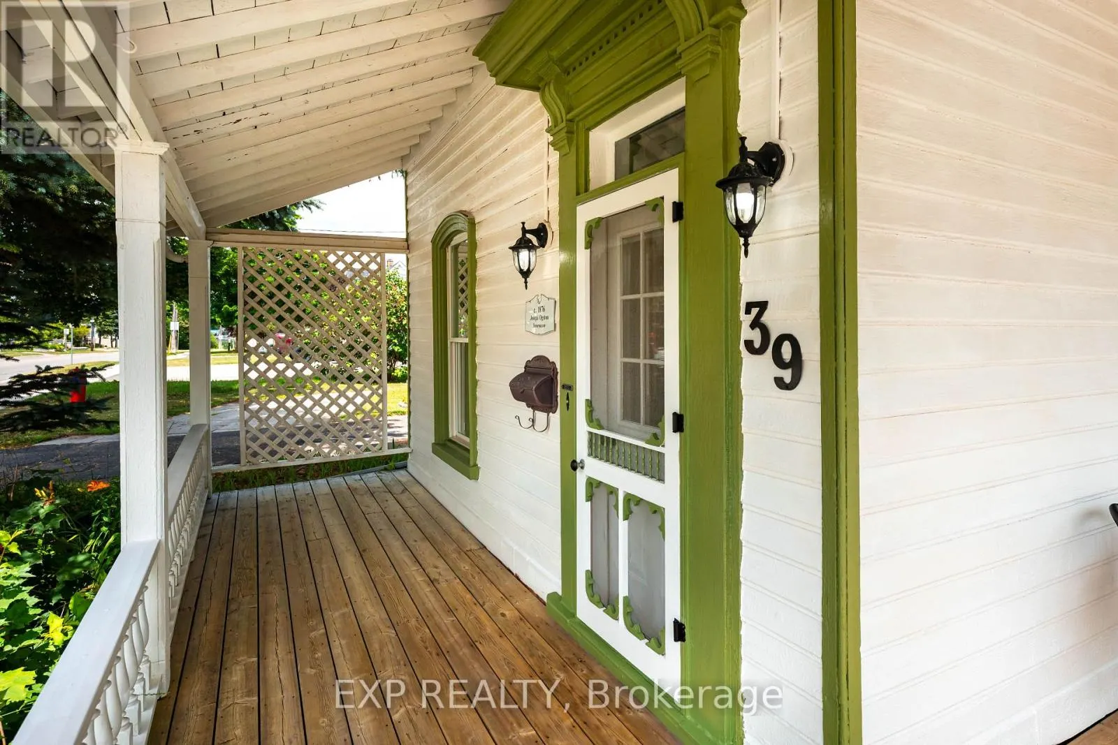 39 TOWNLINE
