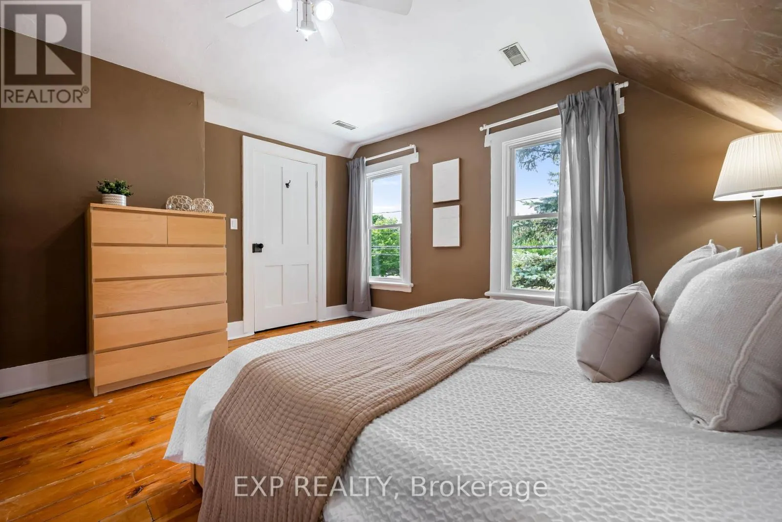 39 TOWNLINE