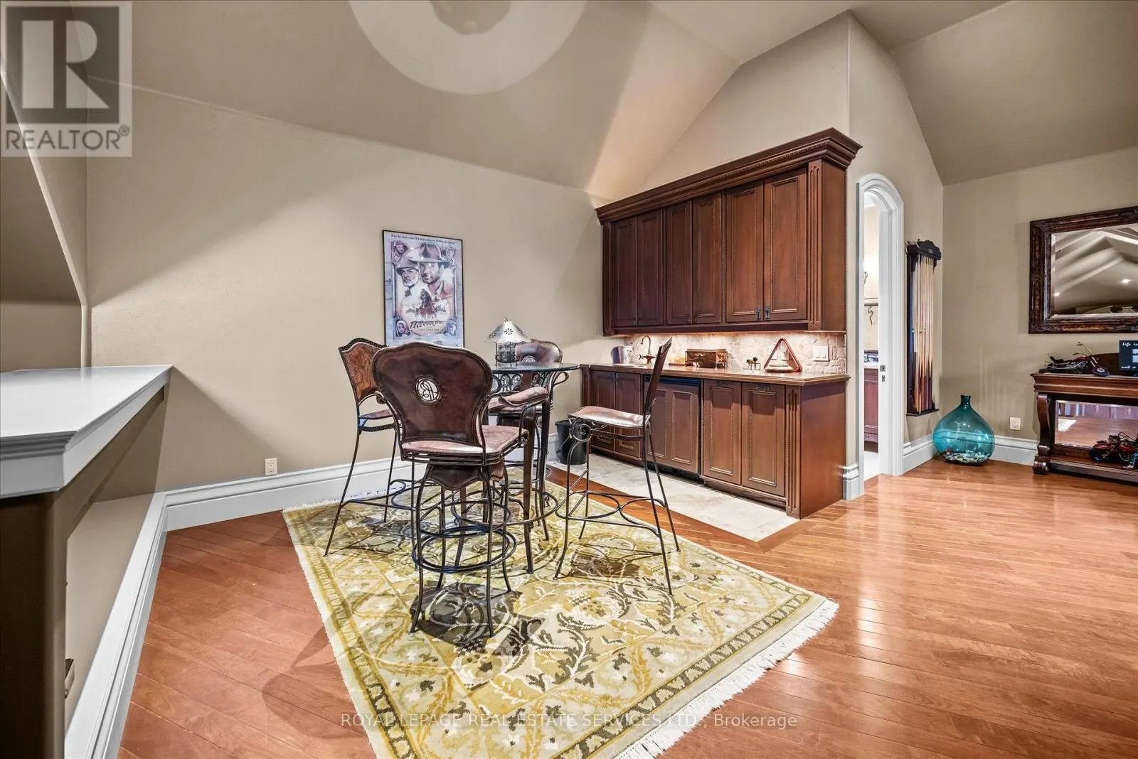 10090 PINEVIEW TRAIL