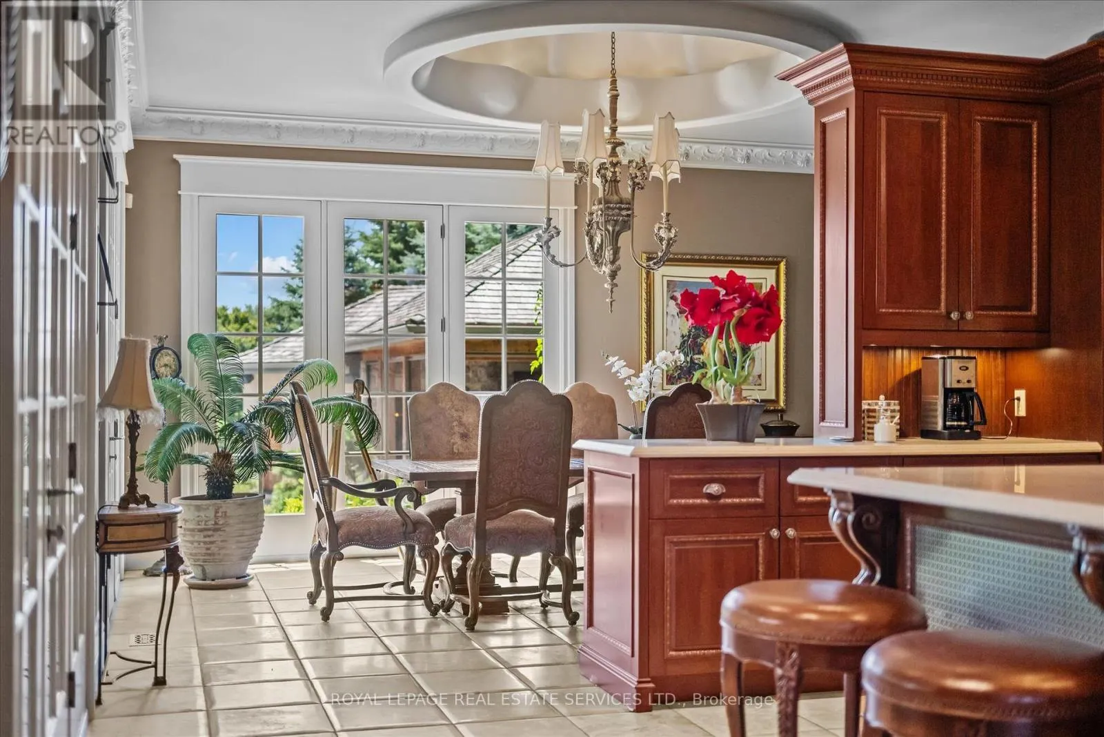 10090 PINEVIEW TRAIL