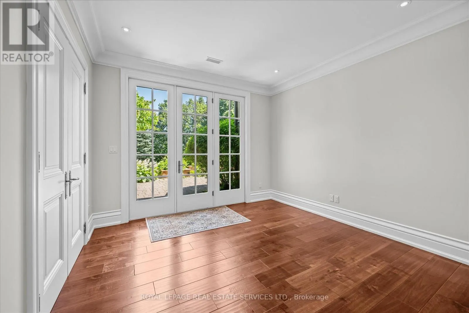10090 PINEVIEW TRAIL