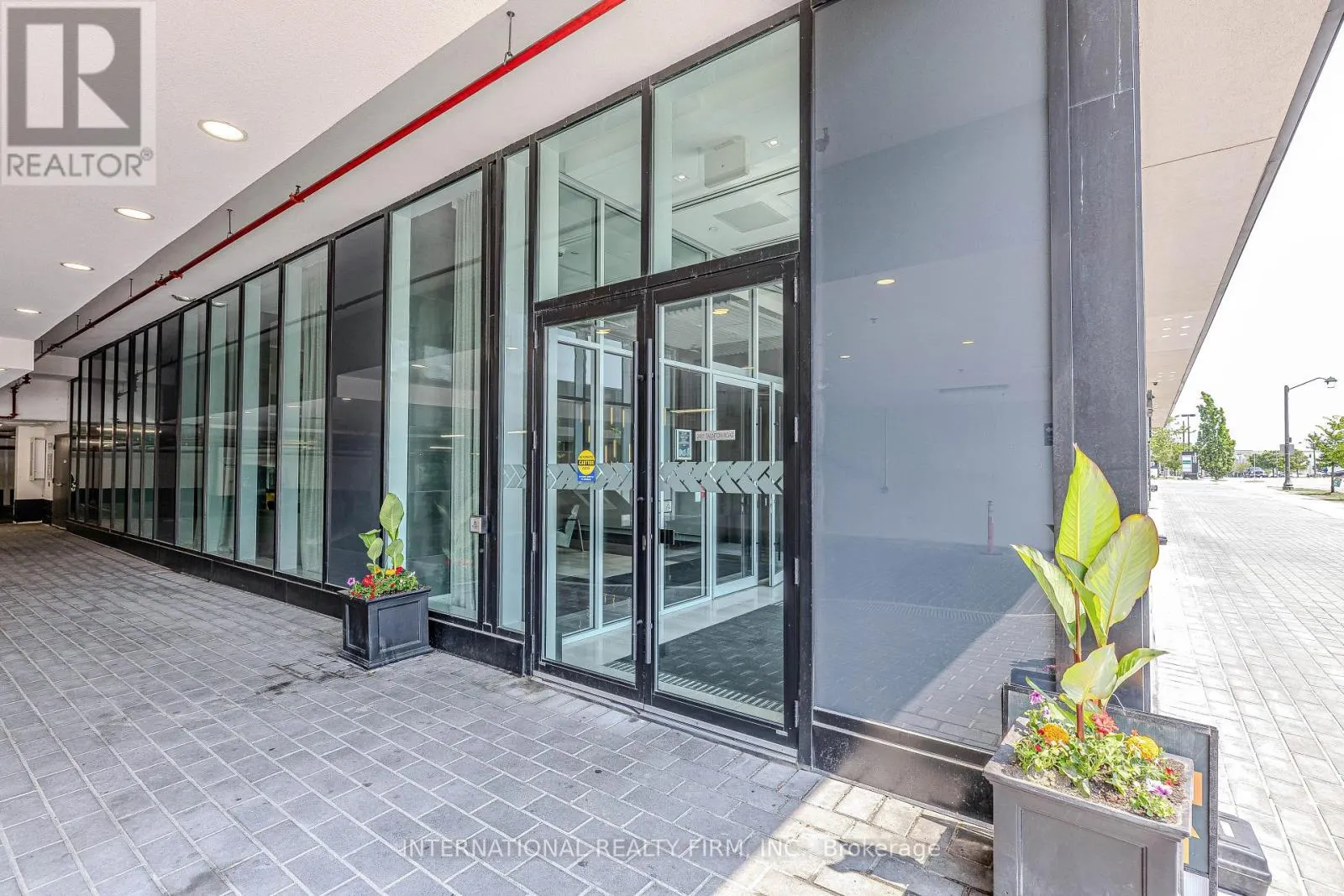 804 - 2481 TAUNTON ROAD