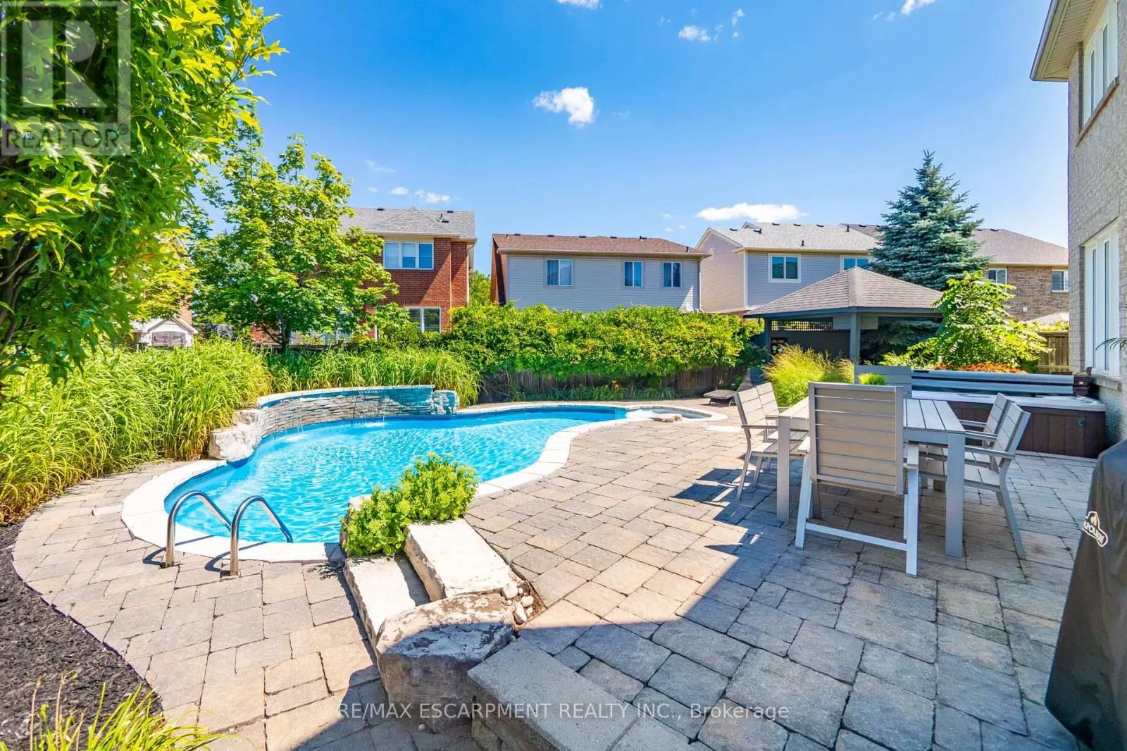 1533 MORSE PLACE