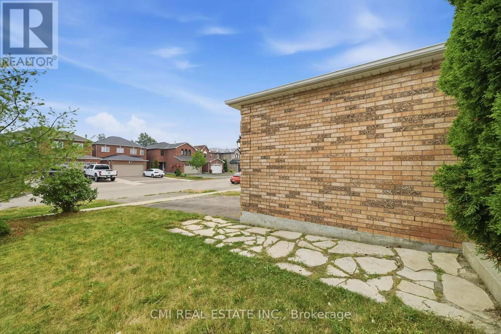 366 MARSHALL CRESCENT