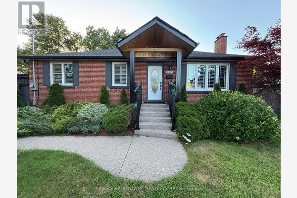 2105 MAPLEWOOD DRIVE