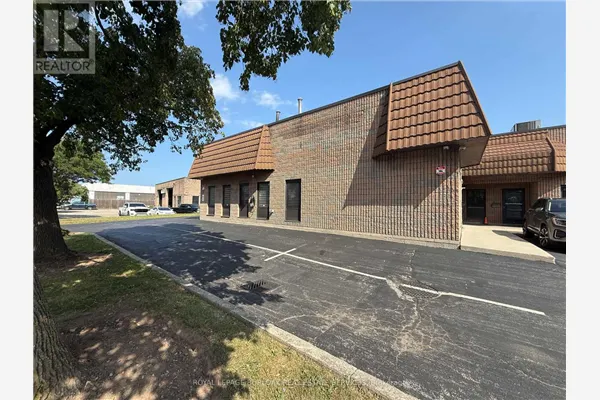 11 - 4180 MORRIS DRIVE